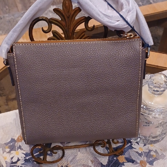 STUNNING Dooney & Bourke 'Lexington' Elephant Colored Crossbody Bag - Picture 4 of 12